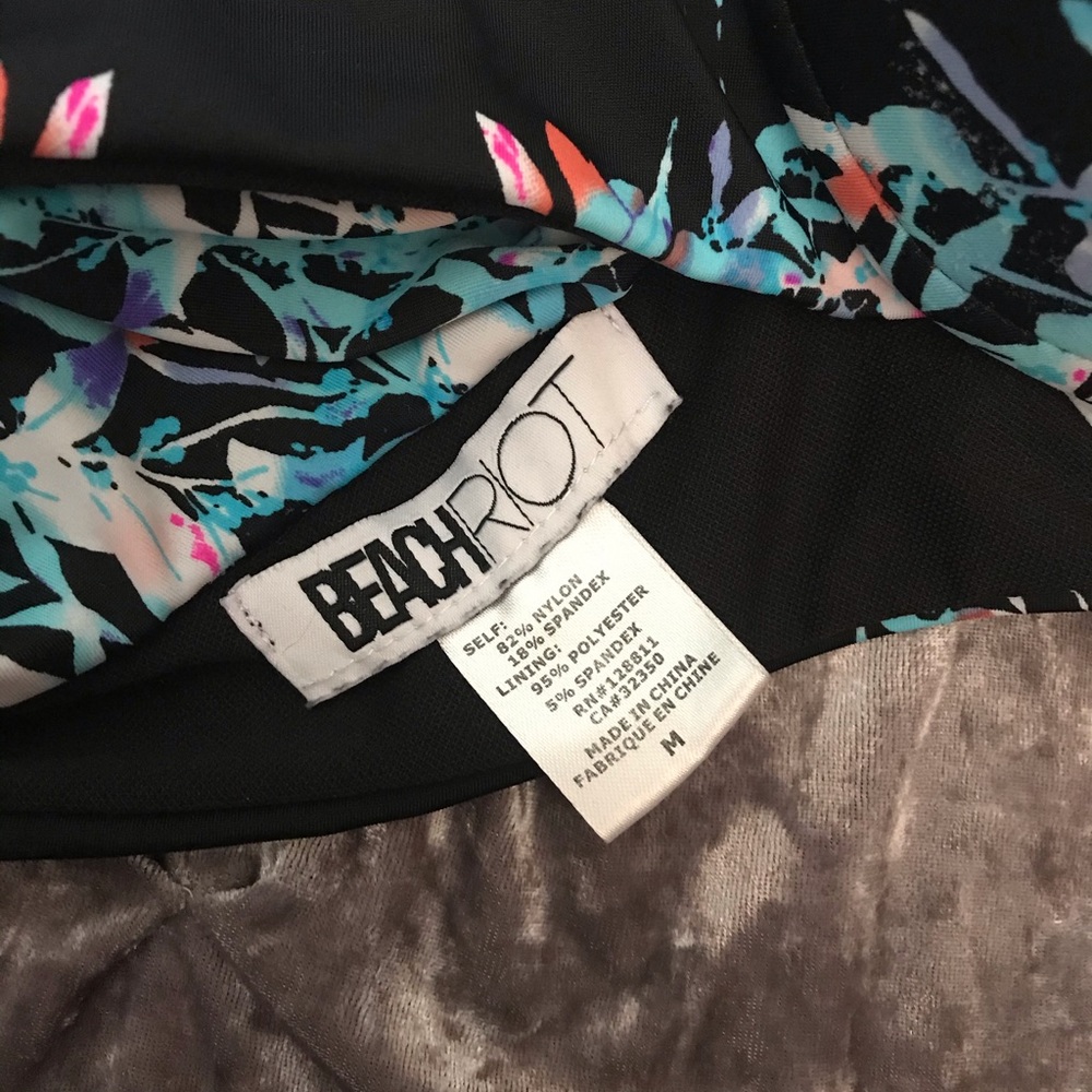 Beach Riot Bikini Top - Picture 2 of 6